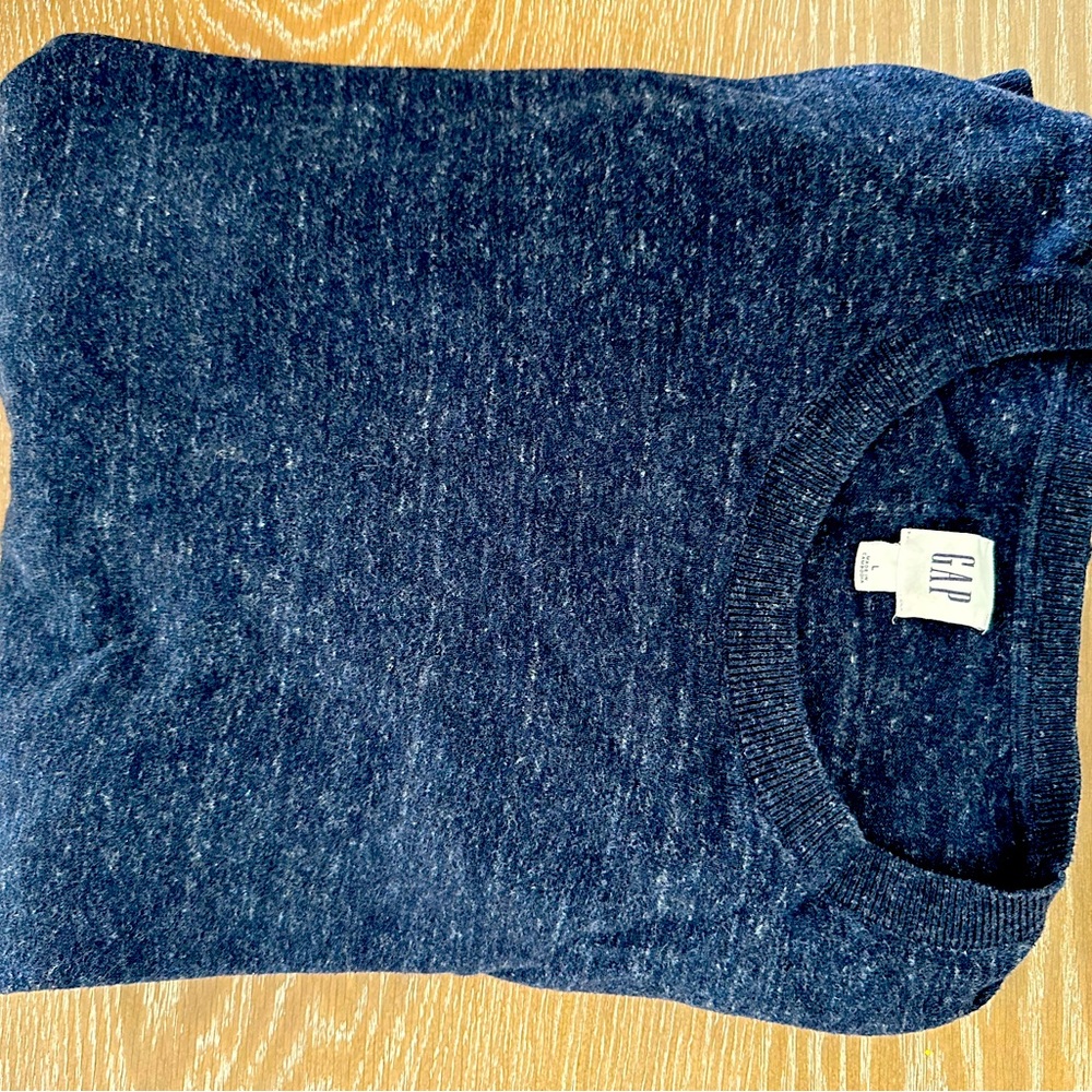 Gap Sweater size Large